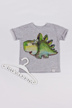 Купить серую детскую футболку с аппликацией динозавра Стегозавра, рост 80-134
